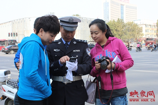 执勤民警杨华民现场发微博