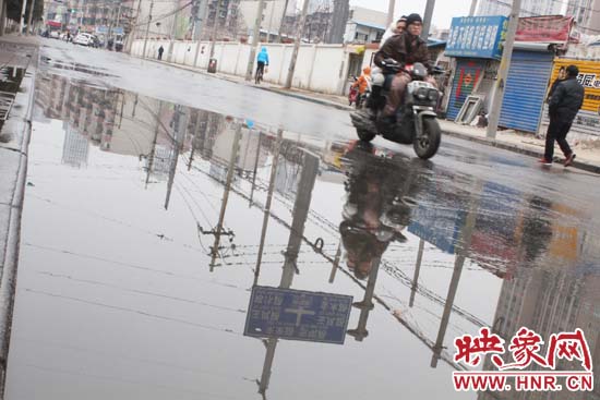 部分路面积水严重