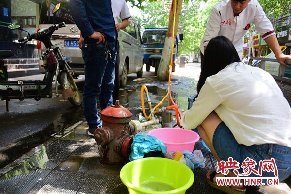 居民和商户用胶管接水