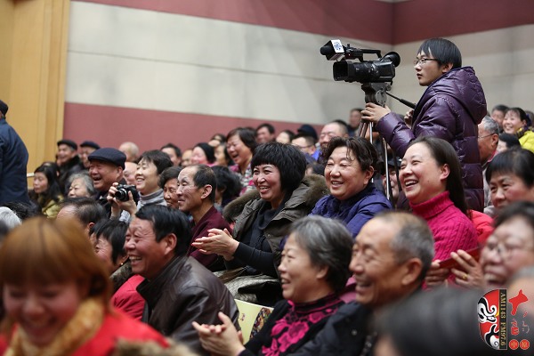 活动现场充满了欢声笑语