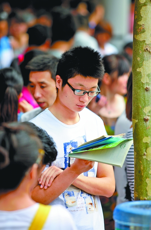 英语学习占用了中国学生太多的精力和时间