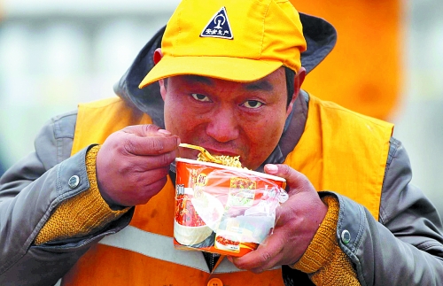 百年京广铁路为南水北调总干渠“让路”