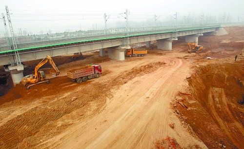 百年京广铁路为南水北调总干渠“让路”