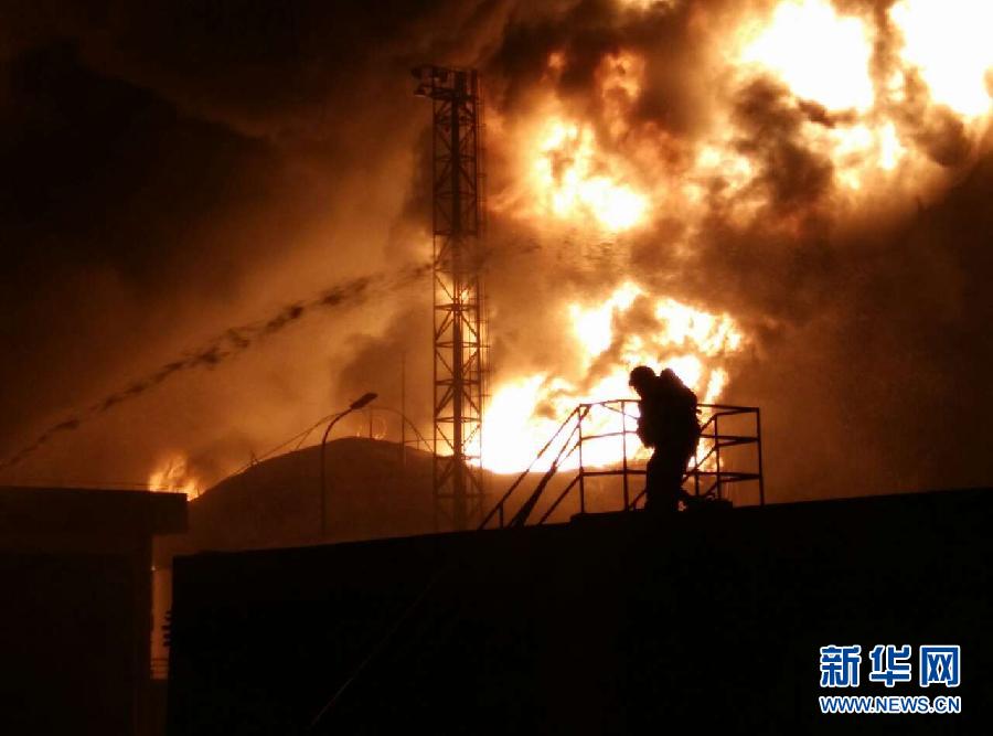 这是4月6日拍摄的福建漳州腾龙芳烃项目事故现场