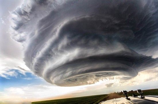 美国天空现超级“雷雨胞”