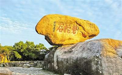 海天佛国寺寺恢宏 养生素食普陀山