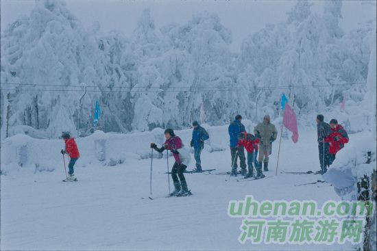 冬之梦——在峨眉玩高山滑雪