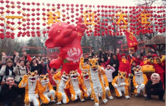 春满商都逛庙会 龙马精神过大年