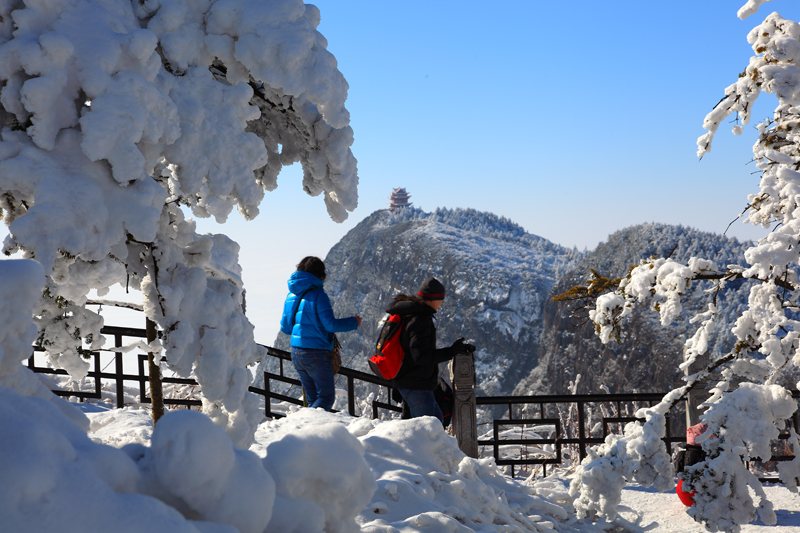 情人节峨眉山“私人订制”现实版“冰雪奇缘”