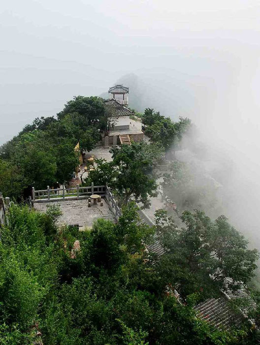 春天了 趁女人节的大优惠去旅游