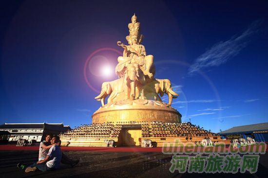 清凉夏日 开启峨眉山美丽旅程