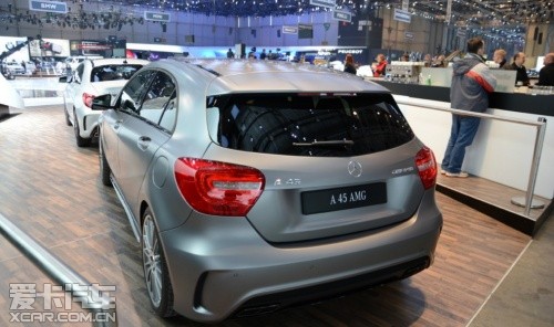 奔驰A45 AMG