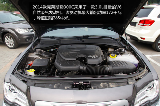 2014款克莱斯勒300C 3.0L