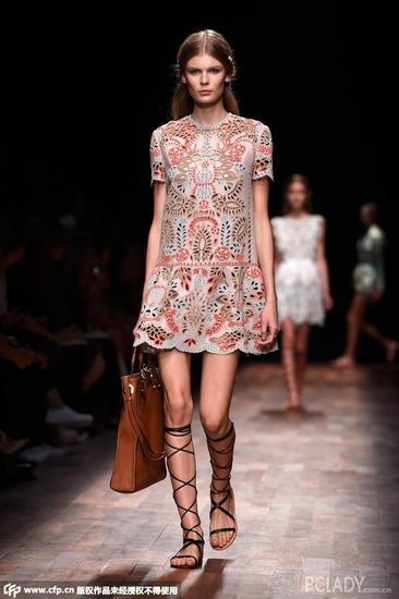 Valentino 2015春夏印花镂空裙