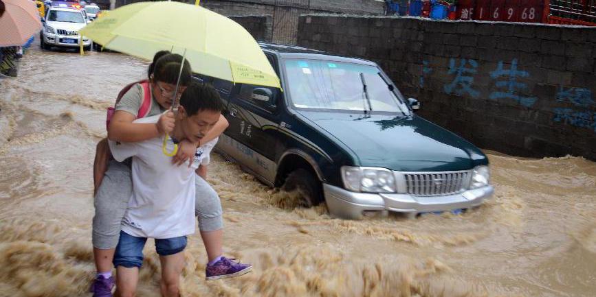 重庆巫溪遭暴雨洪水袭击