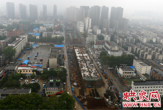 明年春节前高架桥部分道路将建成通车。