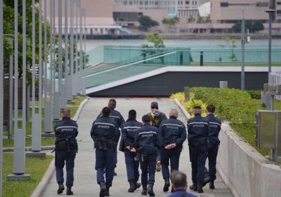 香港七千警力候命清场占中