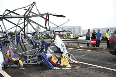 江苏龙卷风已致78人遇难 伤者太多医院床位不够