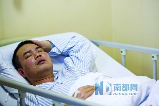 男子买烟赊账被拒刀砍父子俩 叫嚣“我会功夫”