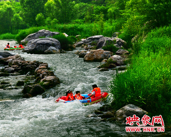 到青天河玩水尽享清凉  感受观音峡静谧心灵之旅