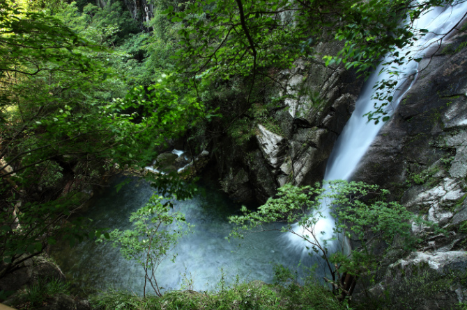 西峡老君洞亲子活动 全家总动员寻找22℃的夏天