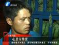 男子进城卖瓜车坏半道 众人帮忙