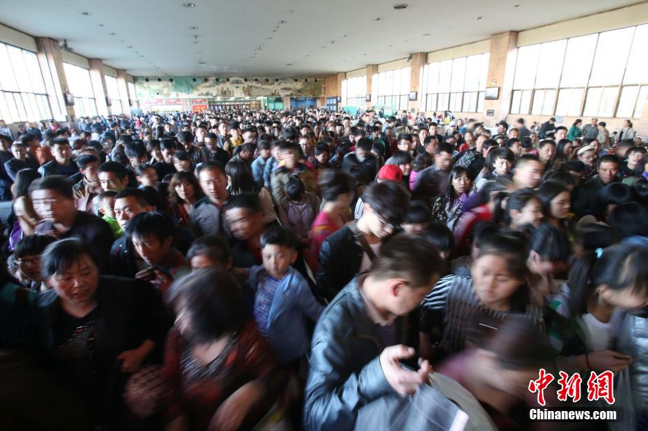 中国各地将迎祭祖高峰